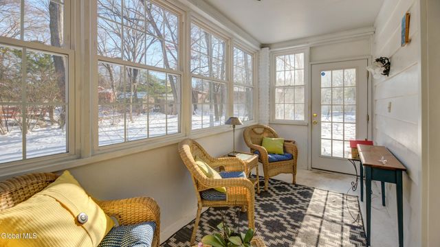 834 Jamaica Road, Schenectady, NY 12309