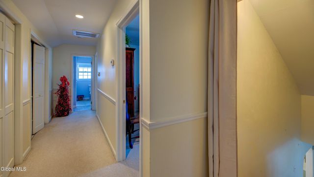 834 Jamaica Road, Schenectady, NY 12309