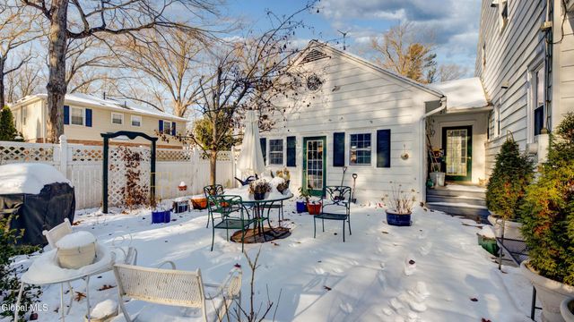 834 Jamaica Road, Schenectady, NY 12309