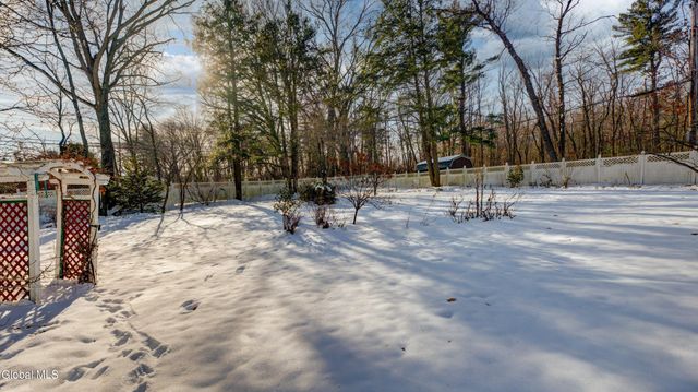 834 Jamaica Road, Schenectady, NY 12309