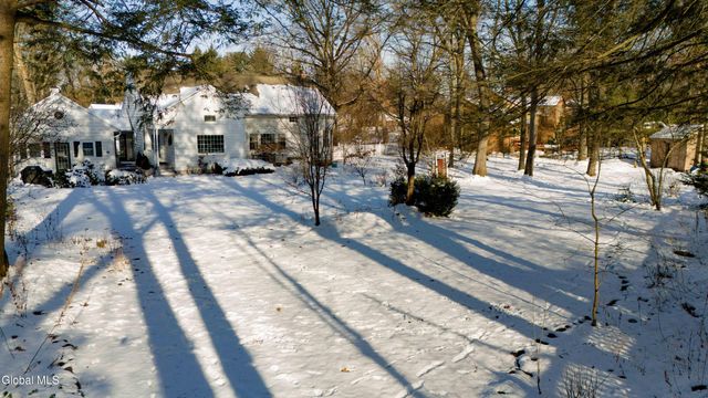 834 Jamaica Road, Schenectady, NY 12309