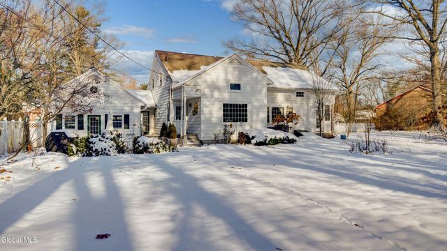 834 Jamaica Road, Schenectady, NY 12309