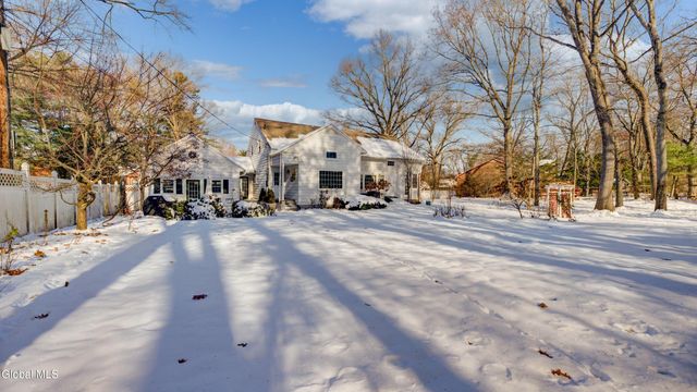 834 Jamaica Road, Schenectady, NY 12309