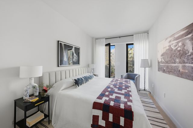 650 E 6th St Apt 3, New York City, NY 10009