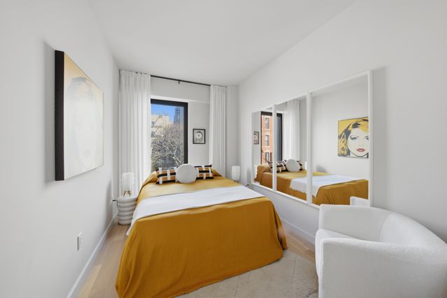 650 E 6th St Apt 3, New York City, NY 10009