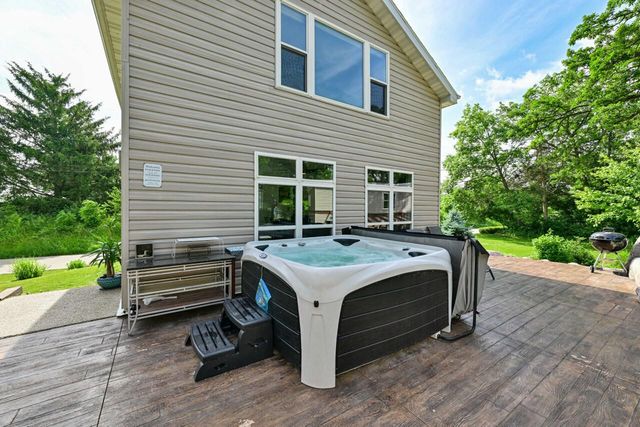 7930 Park STREET, Burlington, WI 53105