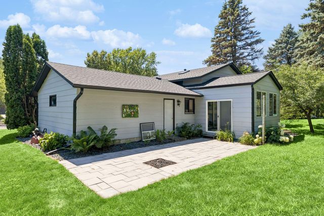 1077 Churchill Circle, Shoreview, MN 55126