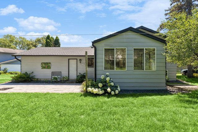 1077 Churchill Circle, Shoreview, MN 55126
