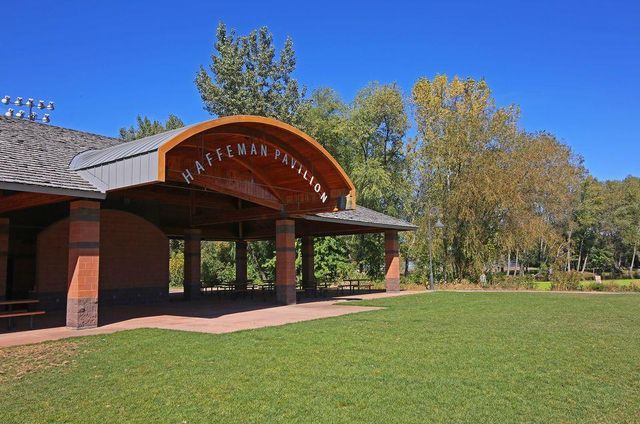 1077 Churchill Circle, Shoreview, MN 55126