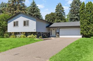 1077 Churchill Circle, Shoreview, MN 55126