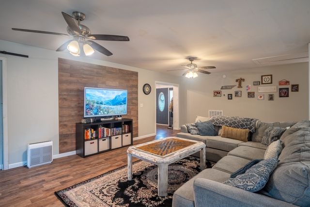 960 Knob Creek Rd, Lawrenceburg, TN 38464