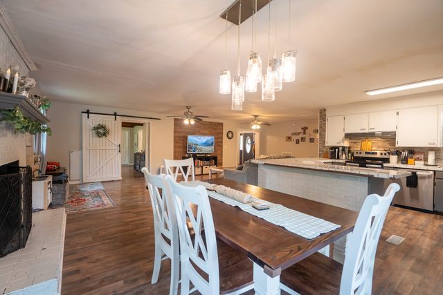 960 Knob Creek Rd, Lawrenceburg, TN 38464