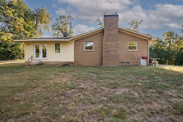 960 Knob Creek Rd, Lawrenceburg, TN 38464