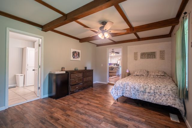 960 Knob Creek Rd, Lawrenceburg, TN 38464