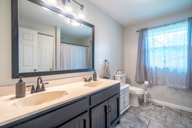 960 Knob Creek Rd, Lawrenceburg, TN 38464