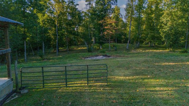 960 Knob Creek Rd, Lawrenceburg, TN 38464