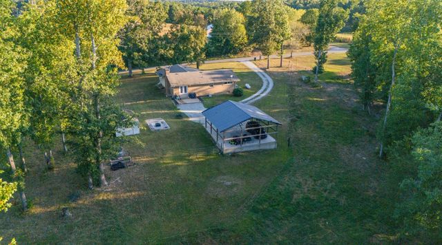 960 Knob Creek Rd, Lawrenceburg, TN 38464