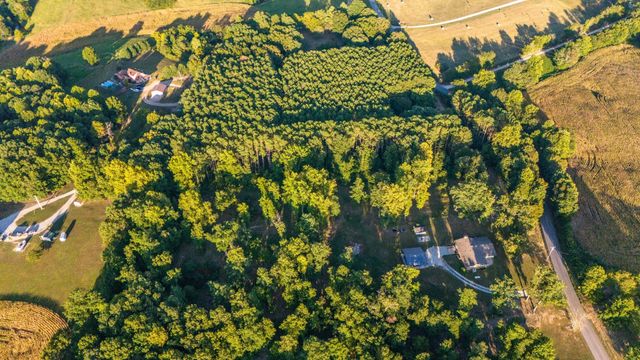 960 Knob Creek Rd, Lawrenceburg, TN 38464