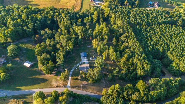 960 Knob Creek Rd, Lawrenceburg, TN 38464