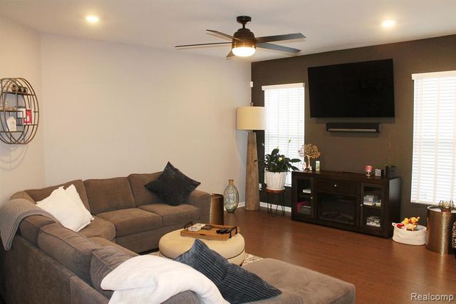 3761 Park Creek Lane, Canton, MI 48188