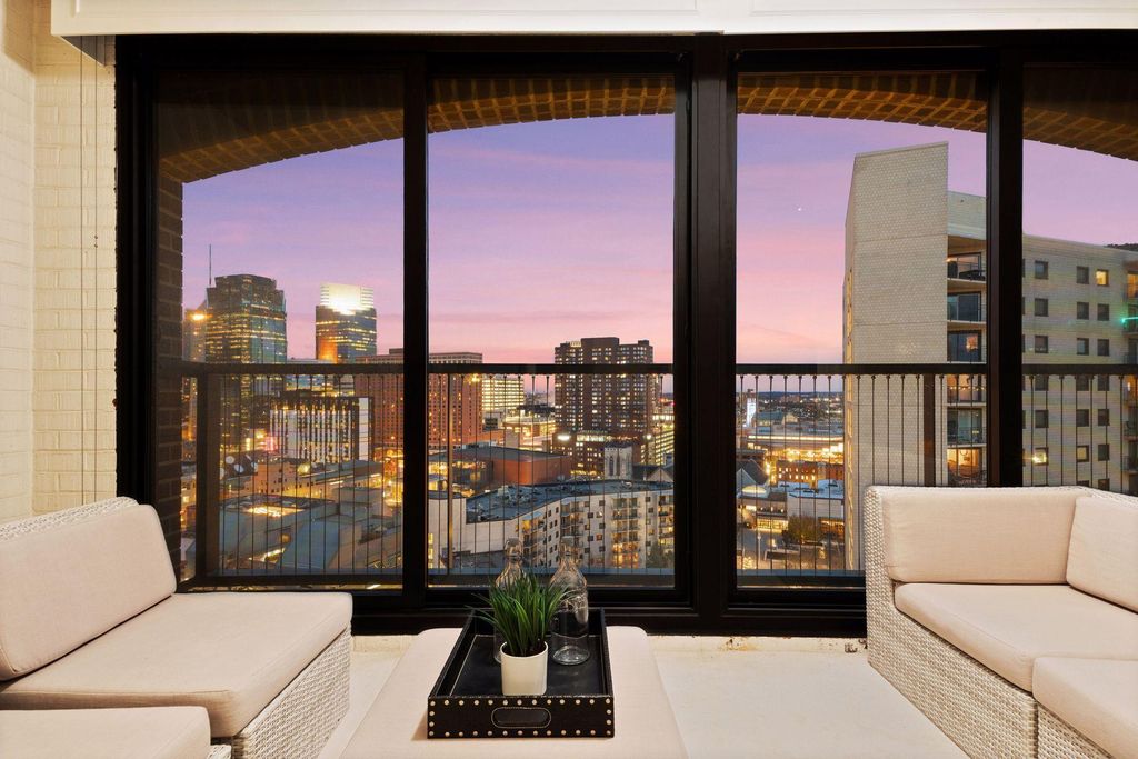 1201 Yale Place 1608, Minneapolis, MN 55403