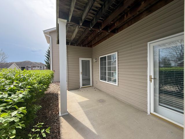 3800 SADDLEBROOK PL 702, Columbia, MO 65202