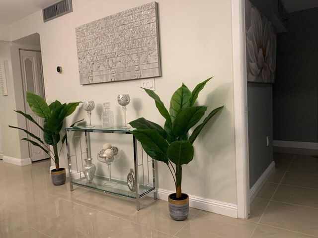 3940 Inverrary Boulevard 302, Lauderhill, FL 33319