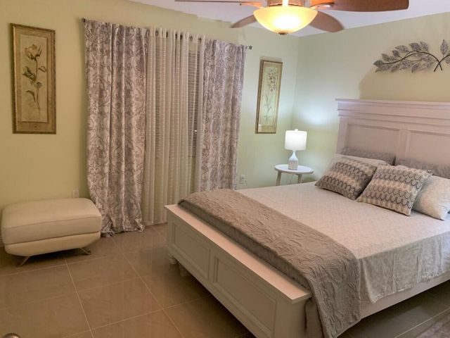 3940 Inverrary Boulevard 302, Lauderhill, FL 33319