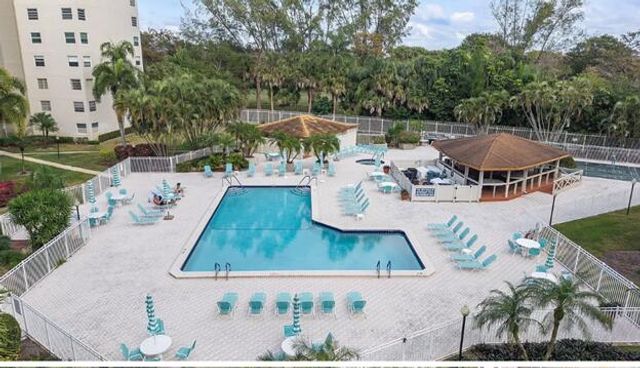 3940 Inverrary Boulevard 302, Lauderhill, FL 33319