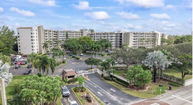 3940 Inverrary Boulevard 302, Lauderhill, FL 33319