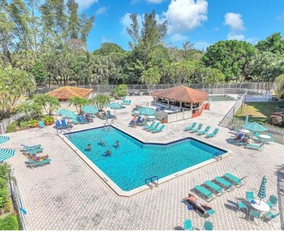 3940 Inverrary Boulevard 302, Lauderhill, FL 33319