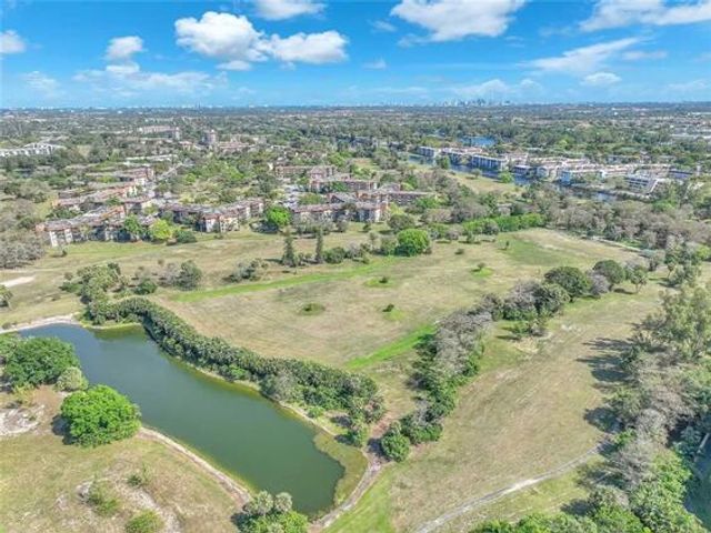 3940 Inverrary Boulevard 302, Lauderhill, FL 33319