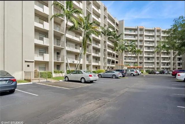 3940 Inverrary Boulevard 302, Lauderhill, FL 33319