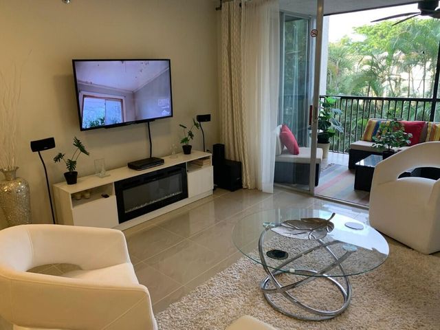 3940 Inverrary Boulevard 302, Lauderhill, FL 33319