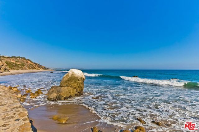 33002 Pacific Coast Highway, Malibu, CA 90265