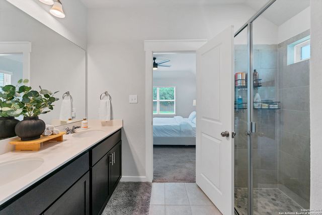 4323 W Vasquez Cir, Converse, TX 78109