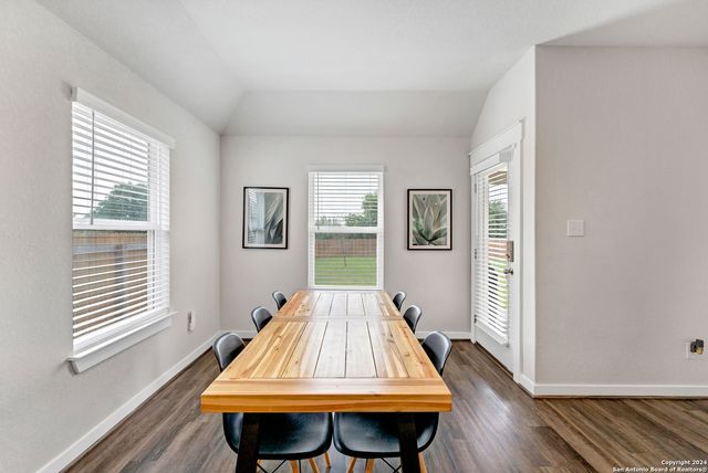4323 W Vasquez Cir, Converse, TX 78109