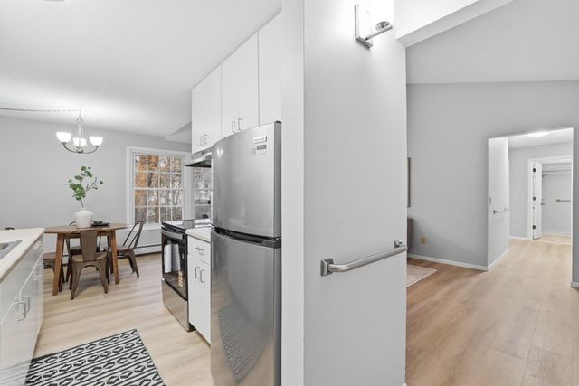 4584 Cedar Lake Road S 6, Saint Louis Park, MN 55416