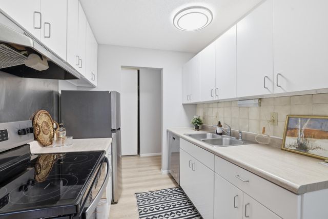 4584 Cedar Lake Road S 6, Saint Louis Park, MN 55416