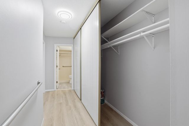 4584 Cedar Lake Road S 6, Saint Louis Park, MN 55416