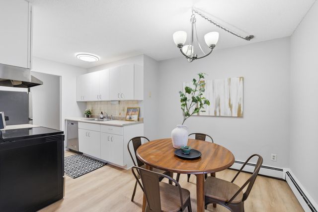 4584 Cedar Lake Road S 6, Saint Louis Park, MN 55416