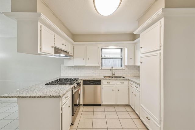 2302 E Clare Street, Deer Park, TX 77536