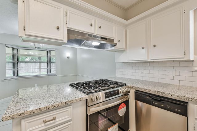 2302 E Clare Street, Deer Park, TX 77536