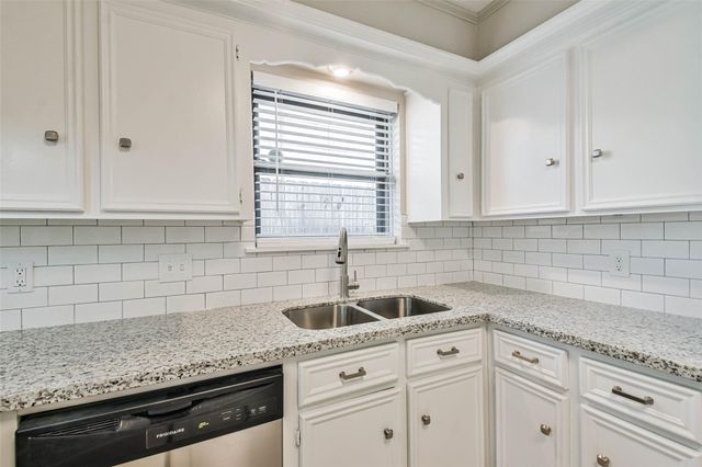 2302 E Clare Street, Deer Park, TX 77536