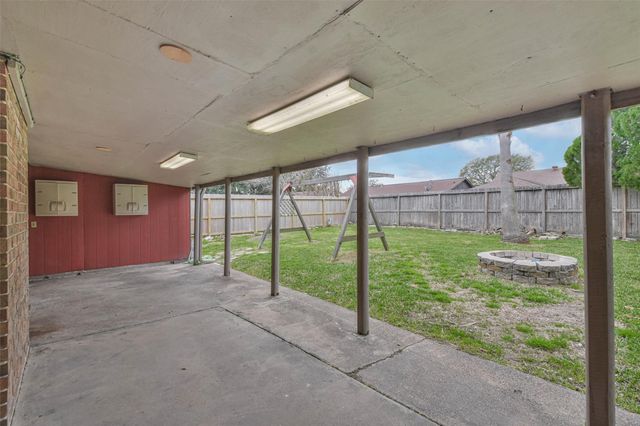 2302 E Clare Street, Deer Park, TX 77536