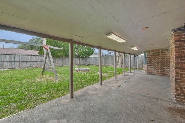 2302 E Clare Street, Deer Park, TX 77536