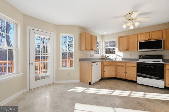 161 W FLAGSTONE DR, Newark, DE 19702