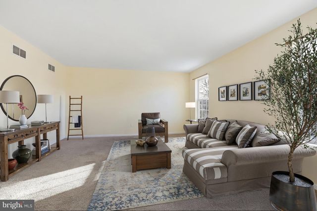 161 W FLAGSTONE DR, Newark, DE 19702