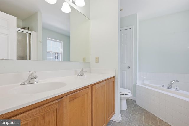 161 W FLAGSTONE DR, Newark, DE 19702