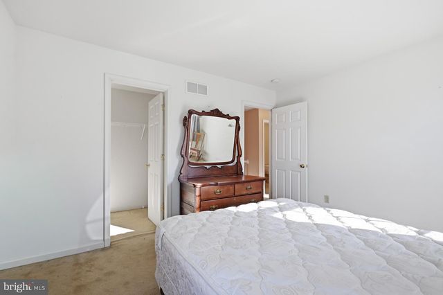 161 W FLAGSTONE DR, Newark, DE 19702